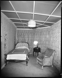 Small guest room, Doheny Mansion, Chester Place, Los Angeles, Calif., 1933