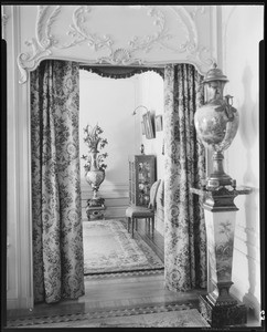 Reception room, Doheny Mansion, Chester Place, Los Angeles, Calif., 1933