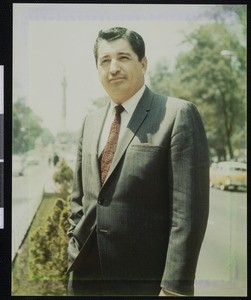 Ruben Salazar with El Ángel (Angel of Independence) statue, Mexico City, 1966-1968