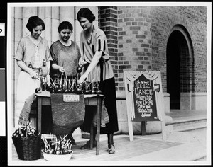 Friendly bunch, 1923