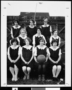 Women's frosh USC basketball squad, 1925