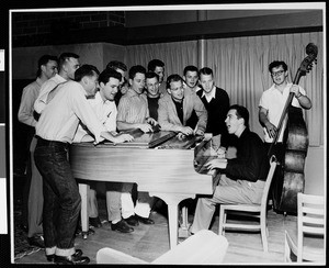 USC Phi Kappa Psi fraternity sing along, 1949