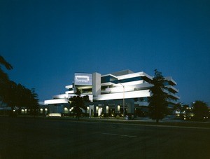 Kern County Administrative building, Bakersfield, Calif., 1992