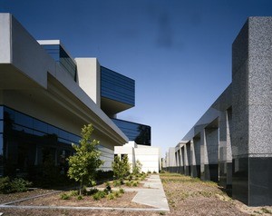 Kern County Administrative building, Bakersfield, Calif., 1992