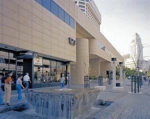 Weller Court, Little Tokyo, Los Angeles, Calif., 1982