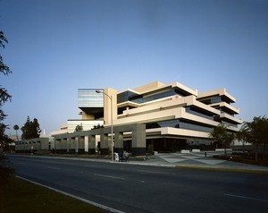 Kern County Administrative building, Bakersfield, Calif., 1992