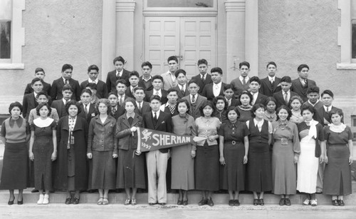 Group portrait of students on Sherman campus