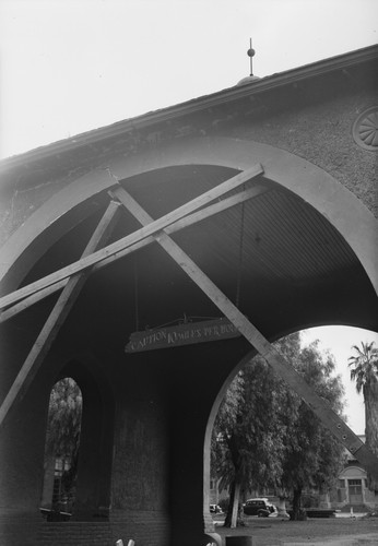 Driveway arch