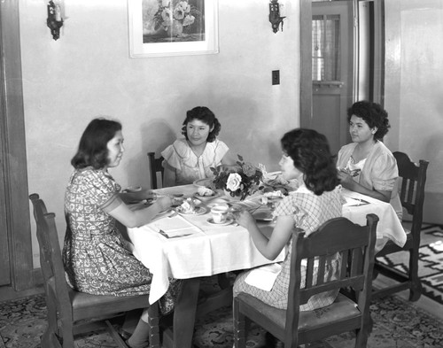 Students sharing meal