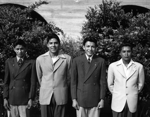 Group portrait of students on Sherman campus