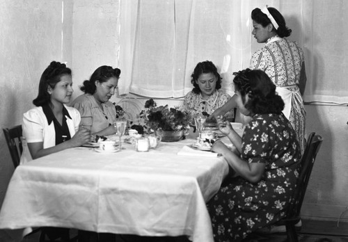 Students sharing meal