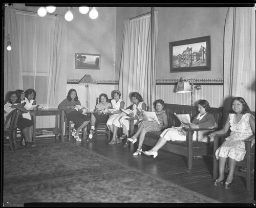 Students relaxing in sitting room