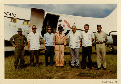 Frank D. Pierce flying to Banana Plantations, Pierce Photo B02 ©1971 Frank D. Pierce