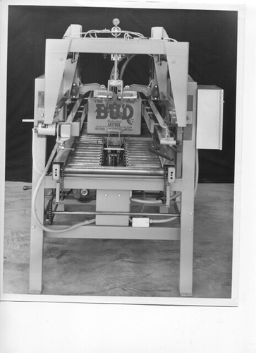 Klemark and Box Sealing, Pierce Photo 138, ©1969 Frank D. Pierce