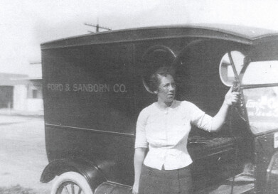 Anne Happ with Ford and Sandborn vehicle, in Salinas, Elkington Photo 49, © 1920 Anna Elkington