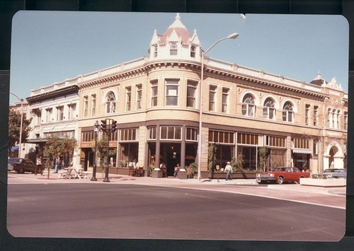 McDougall Building from the corner of Main (east side) and E. Gabilan Streets, Ph. 464 ©1980 Pauline Pearson for the Salinas Public Library