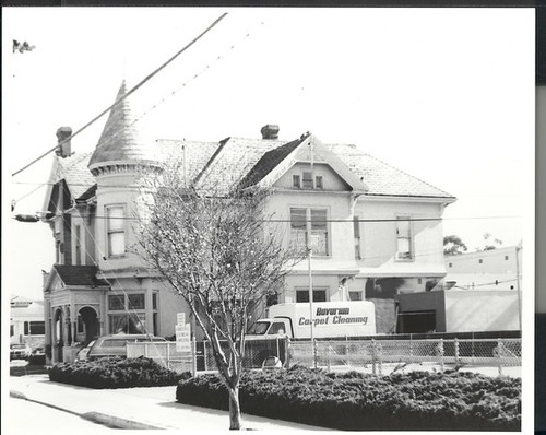 116 E. San Luis Street, Salinas, CA Ph.127©1979 Billy Emery