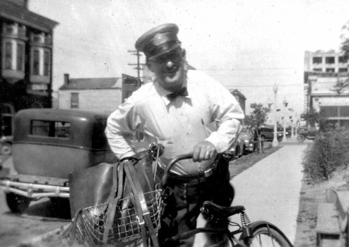 Salinas Postman George Elkington, Elkington photo 84 © Anne Happ Elkington
