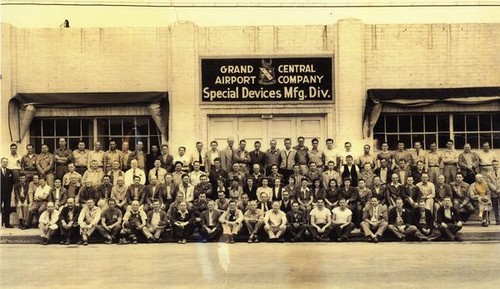 1930s - Employees at the Grand Central Airport Company