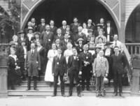 1910s - A group of Burbankers in front of a building