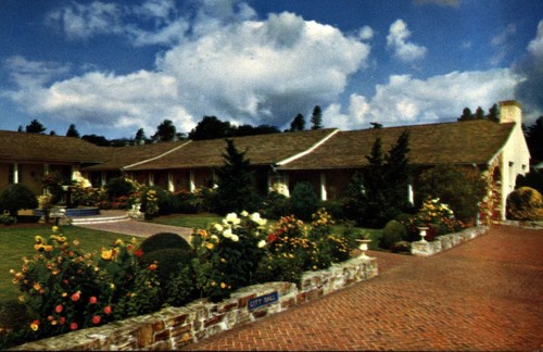 Santa Cruz City Hall and Spanish Gardens