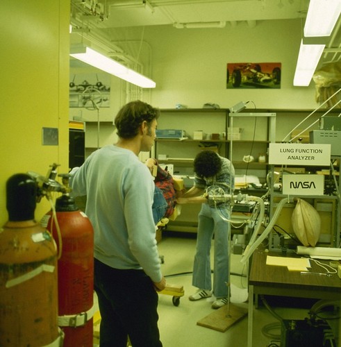 Medical Teaching Facility: interior: research laboratory