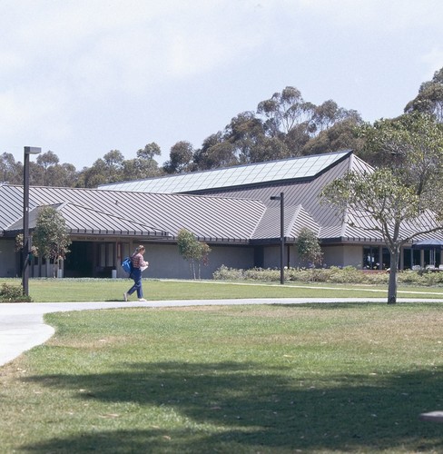 Ida and Cecil Green Faculty Club: exterior: general view from southwest