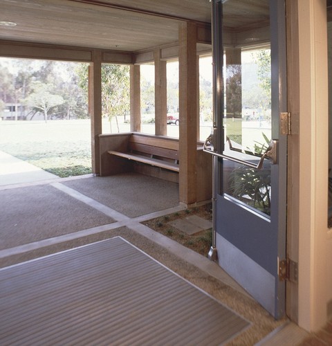 Ida and Cecil Green Faculty Club: interior: entrance, view looking out