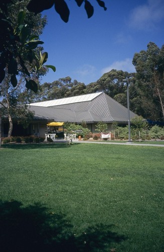 Ida and Cecil Green Faculty Club: exterior: general view from southwest