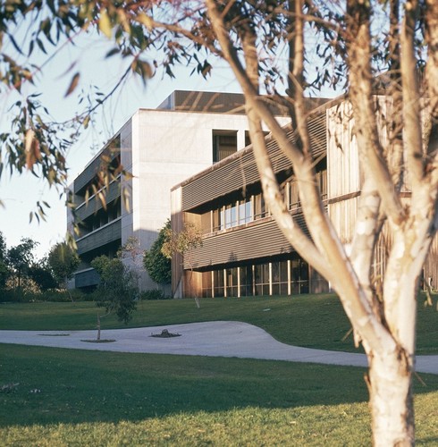 Medical Teaching Facility: exterior: oblique view of north side