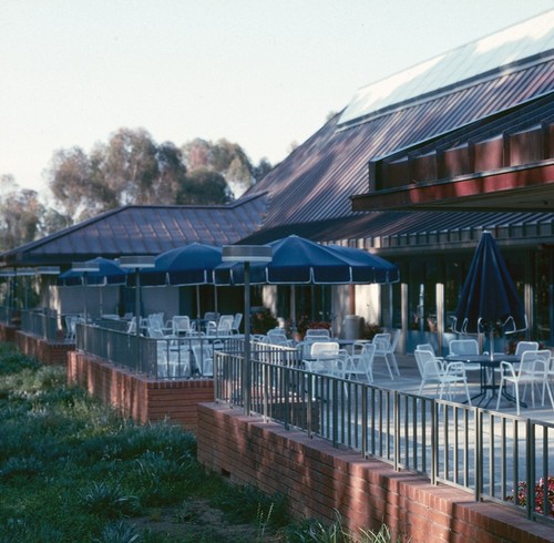 Ida and Cecil Green Faculty Club: exterior: general view of east patio