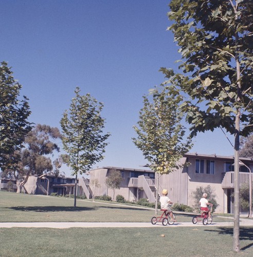 Residential Apartments, Phase One: exterior: general view from central lawn