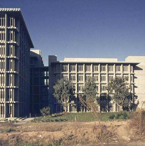 John Muir College: Electrophysics Research Building: exterior: partial view of south side