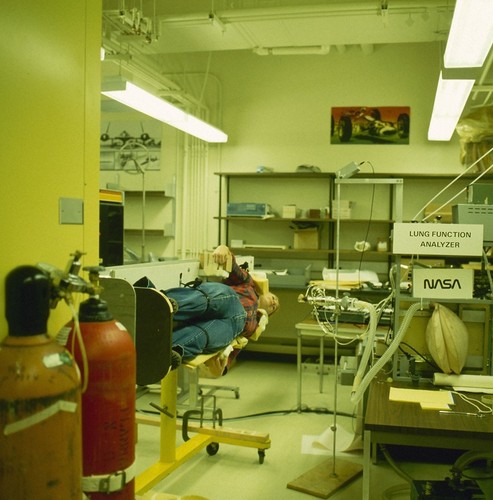 Medical Teaching Facility: interior: research laboratory