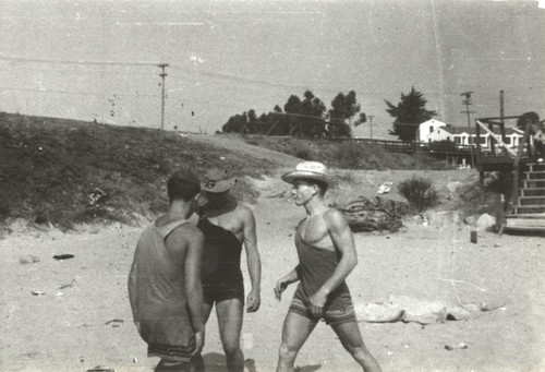 Harry Murray, Rich Thompson, Bob McCullah at Cowell Beach