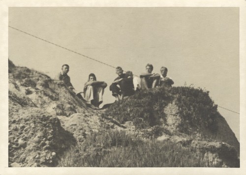 Bob Gillies, Dick Anderson "Andy", Rich Thompson, unidentified, Dave "Count" Littlefield on cliff above Pleasure Point