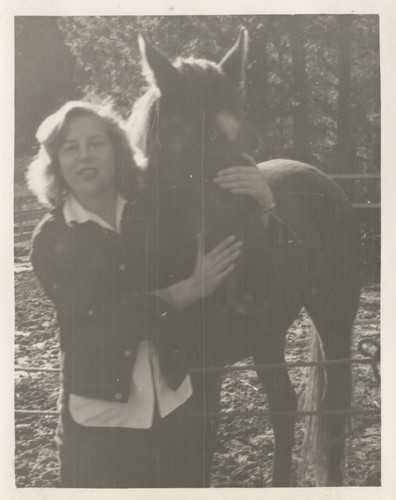 Sibyl Wells with horse at Graham Hill