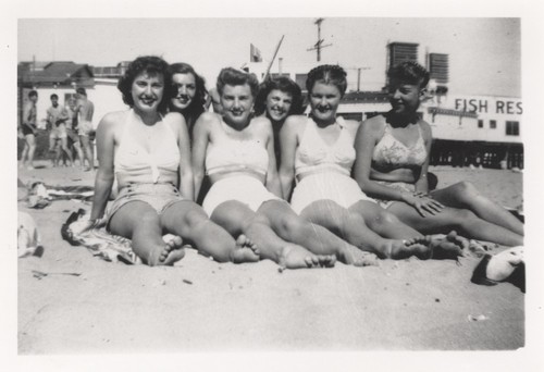 Joyce Riordan, Sally Coen, Carol Stanley, Joan Harris, Betty Frapwell, Edie Gates at Cowell Beach