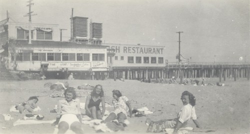 Betty Frapwell, Helen Graham, Virginia Horner, Carol Wood at Cowell Beach