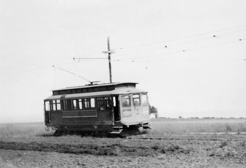 Streetcar No. 18 westbound at Opal