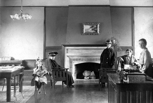 Interior of Garfield Park Branch Library