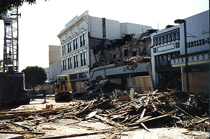 Block of Pacific Avenue completely demolished due to earthquake