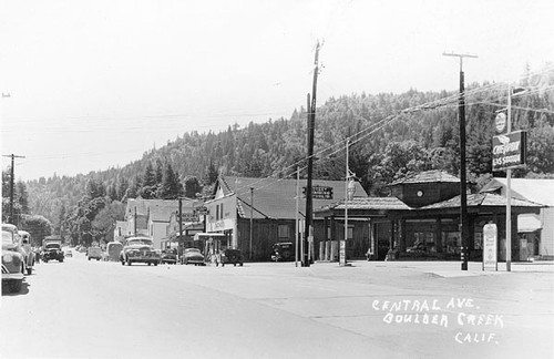 Stores along Central Avenue in Boulder Creek