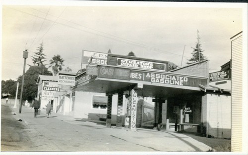 E.P Strickland & Son Associated Oil Company Service Station and Streator's Repair Shop