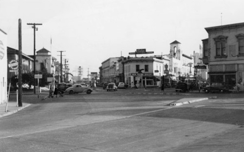 Downtown Santa Cruz, looking across the "plaza" and down Front Street