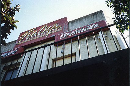 The Tea Cup in the Flatiron Building before demolition