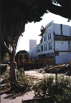 Demolition of the Hotel Metropole building