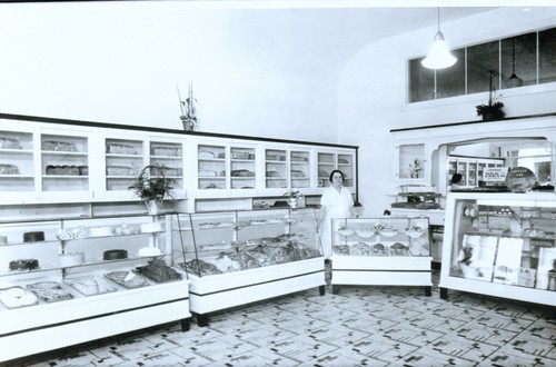 S&M Bakery Interior