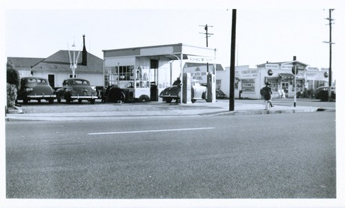 Texaco Oil Company Service Station and Younglove Market