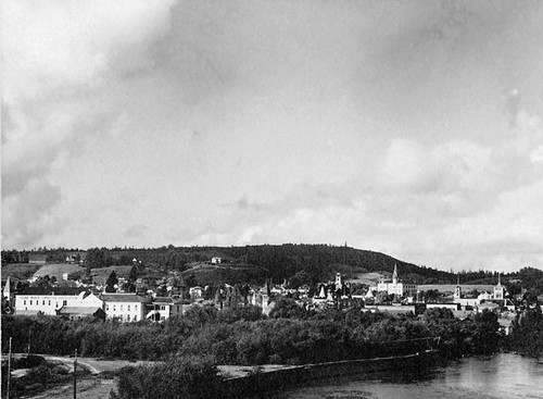 A view of downtown Santa Cruz from the San Lorenzo River